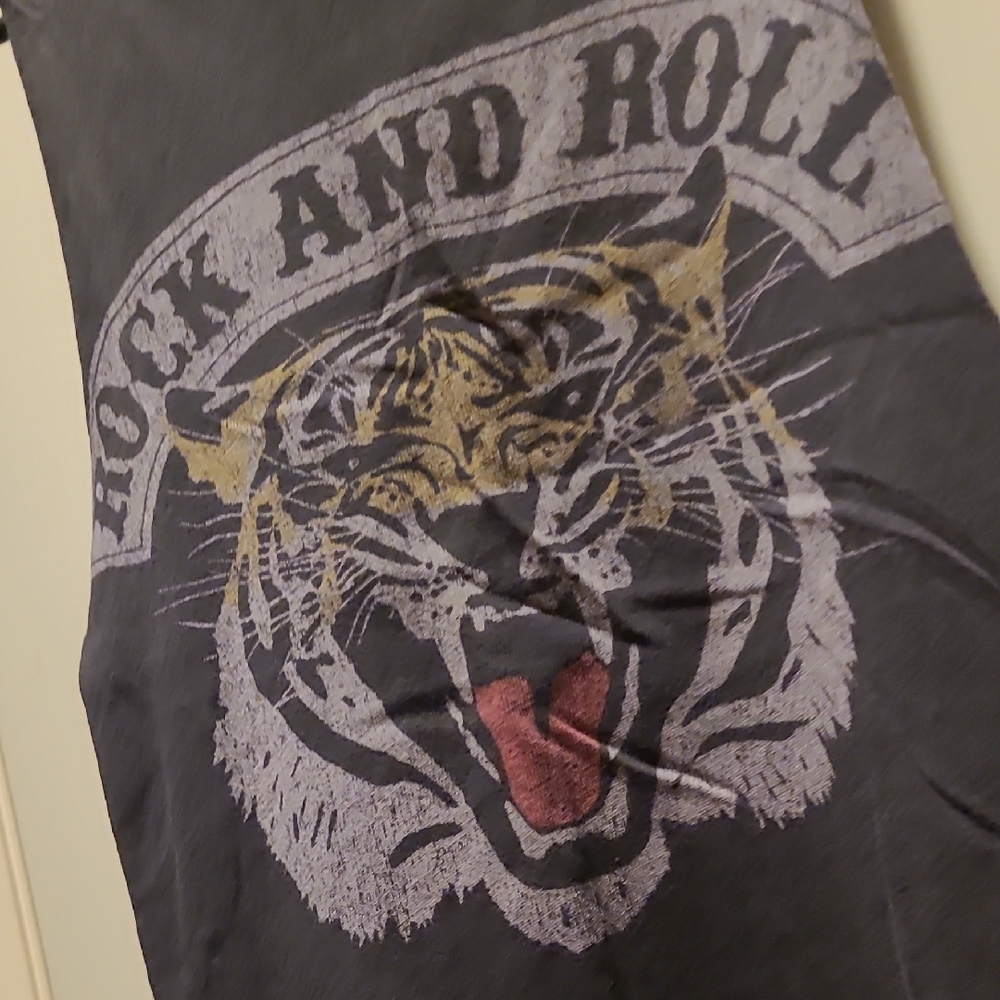 Chaser Black Rock and Roll Tiger Tank Top - Picture 6 of 7